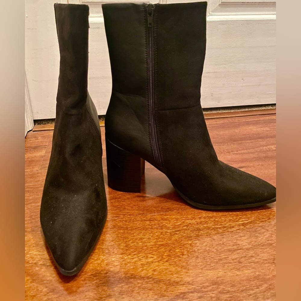 Ladies, boots, size 10, black